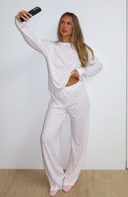 Staying Snug Long Sleeve Pyjama Set Bow Delight